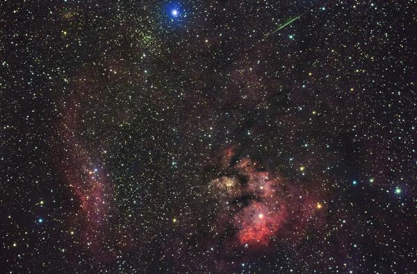Mgławica NGC 7822 i meteor